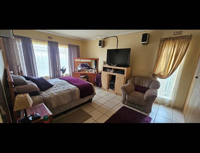 4 BEDROOM HOUSE FOR SALE IN HILLSHAVEN